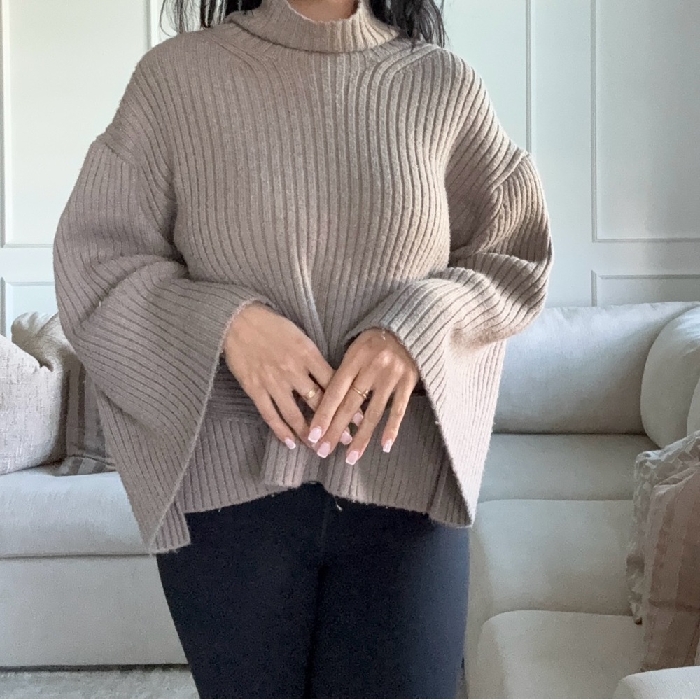 H&M Beige Turtleneck Sweater